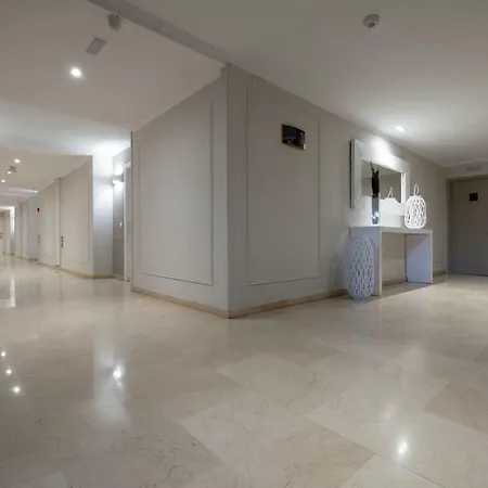 Apartamento Mediterraneo Apartment *